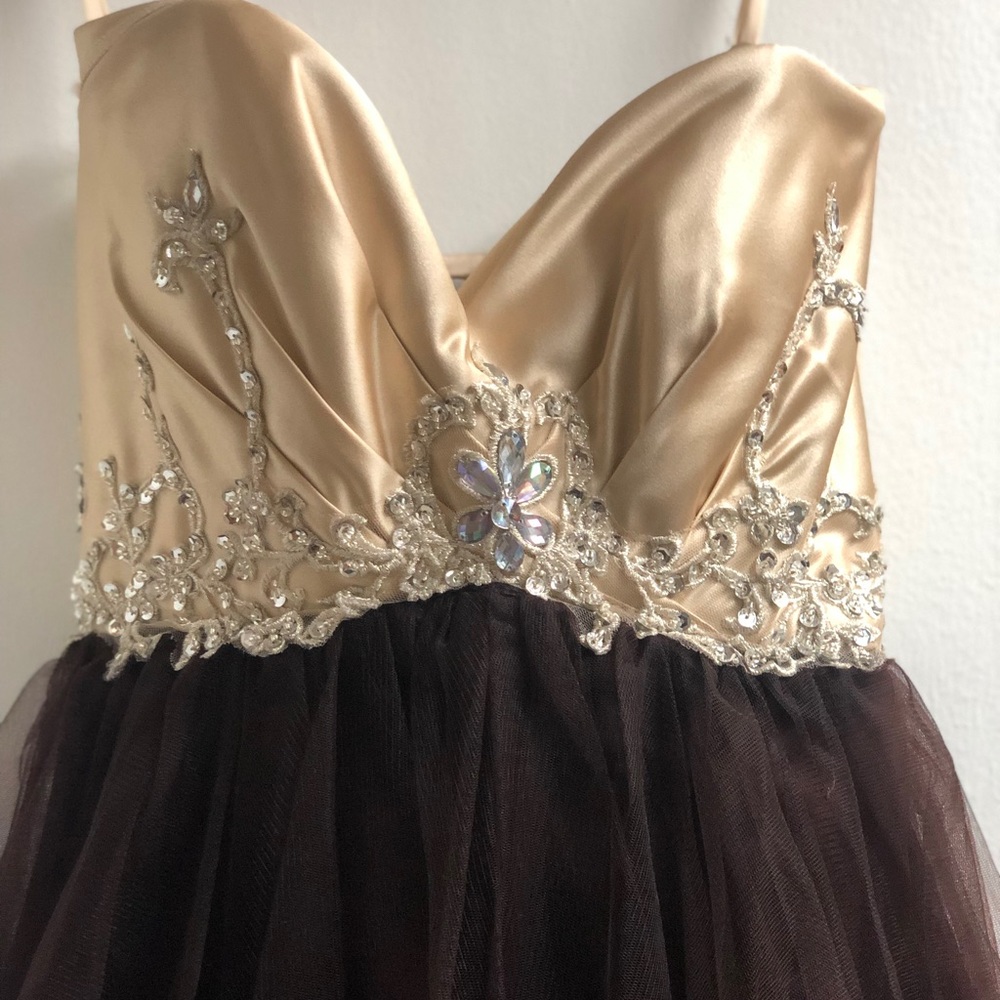 Formal Dress - Picture 2 of 4